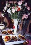 Roomfood.jpg (18157 bytes)